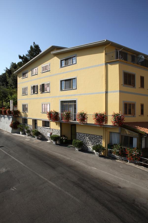 Albergo Terme Santamaria Castelforte Exterior photo